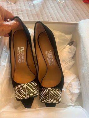 Salvatore Ferragamo Black Pointed Toe Pumps with Patterned Bow Accent